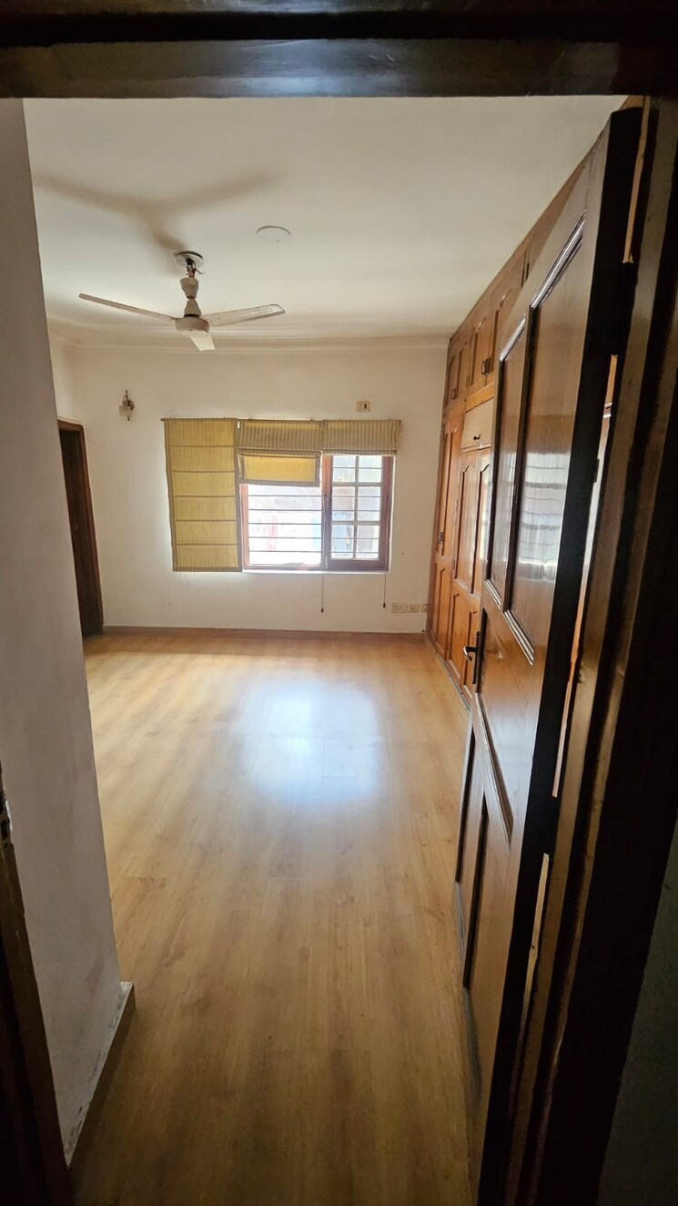 Room, amrapali-crystal-homes 4 Bedroom 2175 Sq.Ft. Apartment In Sector 76 Noida 8959046