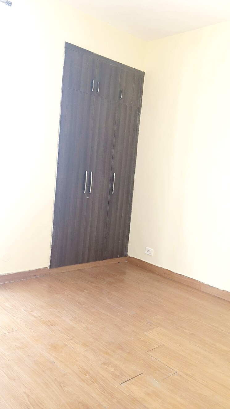 Room, emaar-palm-hills 3 Bedroom 1450 Sq.Ft. Apartment In Sector 77 Gurgaon 8959047