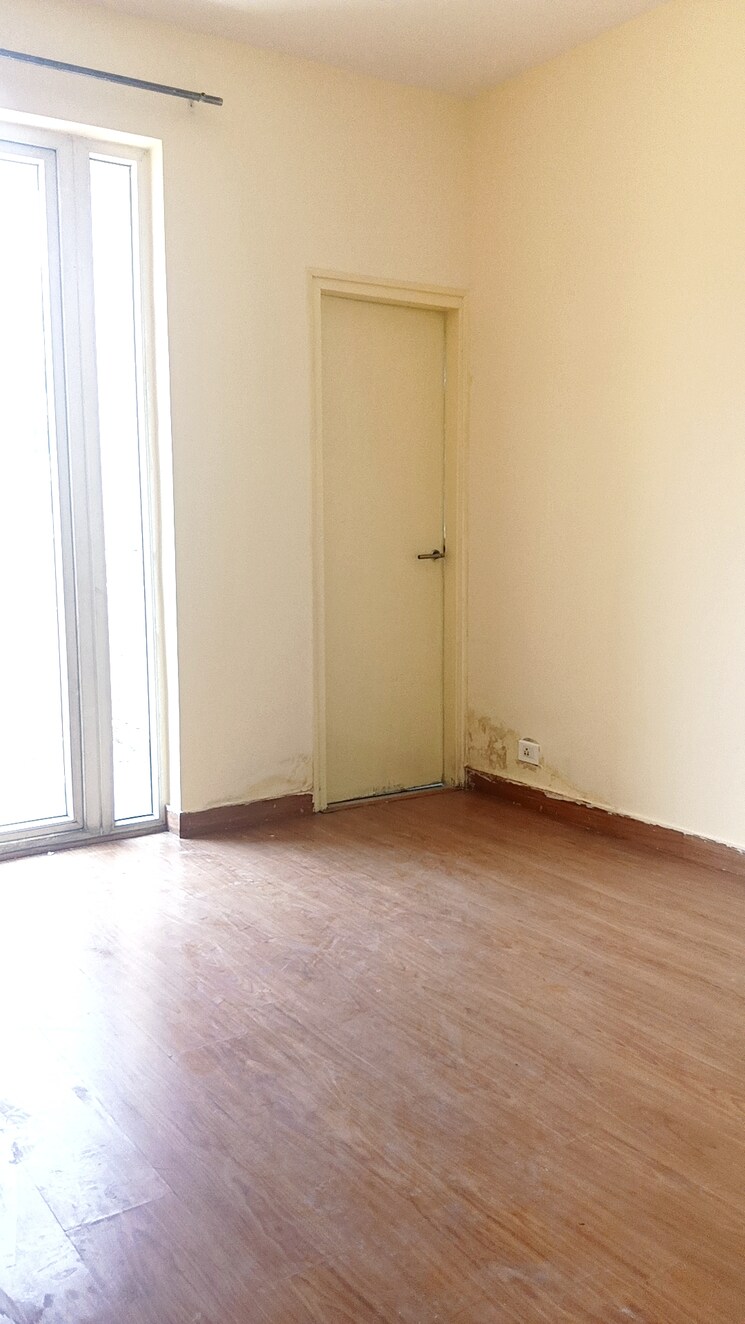 Room, emaar-palm-hills 3 Bedroom 1450 Sq.Ft. Apartment In Sector 77 Gurgaon 8959047