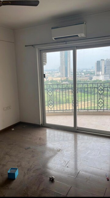 Room in 3 BHK Apartment at M3M Woodshire, Sector 107 – for Rent