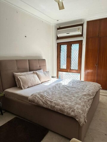 Bedroom in 3 BHK Builder Floor at DLF Atria, Dlf Phase ii – for Rent
