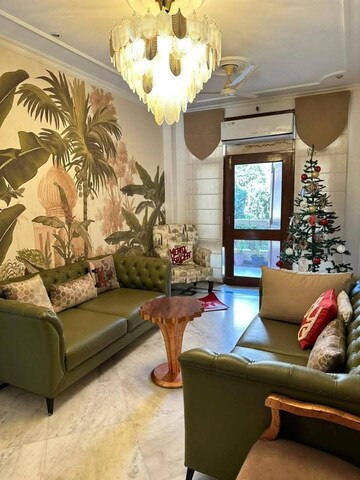 Living Room in 3 BHK Builder Floor at DLF Atria, Dlf Phase ii – for Rent