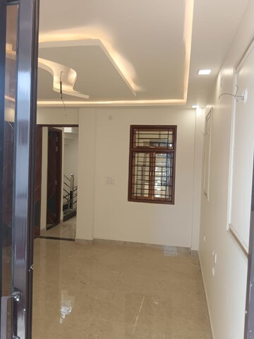 Room in 2 BHK Independent House at Deva Road – for Sale