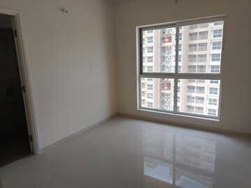 Room in 3 BHK Apartment at Godrej Green Cove, Mahalunge – for Rent