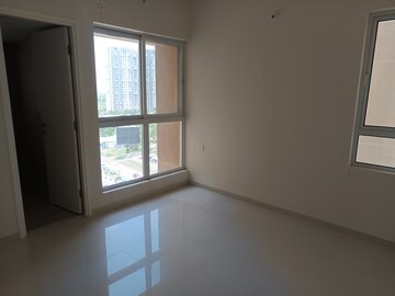 Room in 3 BHK Apartment at Godrej Green Cove, Mahalunge – for Rent