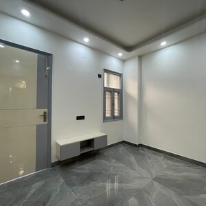 Room in 3 BHK Builder Floor at Rohini Sector 23 – for Sale