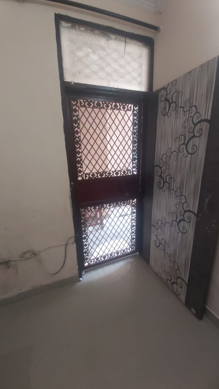 Room, mayur vihar 2.5 Bedroom 450 Sq.Ft. Builder Floor In Mayur Vihar Delhi 8959107