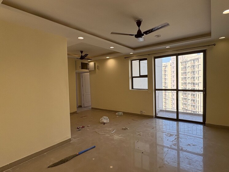 Room, unitech-uniworld-gardens-2 2 Bedroom 973 Sq.Ft. Apartment In Sector 47 Gurgaon 8959034