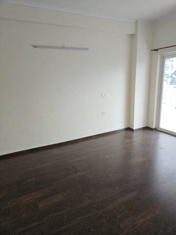 Room in 2 BHK Apartment at Shree Vardhman Victoria, Sector 70 – for Rent