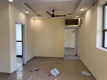 Room in 2 BHK Apartment at Unitech Uniworld Gardens 2, Sector 47 – for Rent