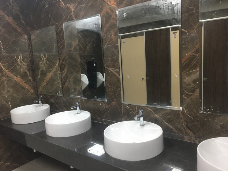 Washroom, sector 63 Commercial Office Space 5000 Sq.Ft. In Sector 63 Noida 8959076