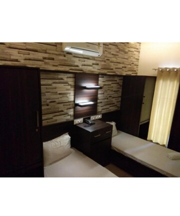 Team Area in  Pg at Sector 46 – for Rent