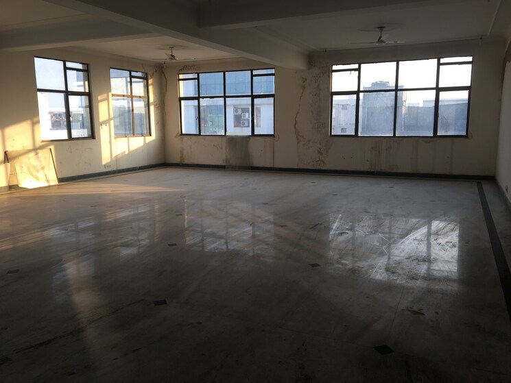 Team Area, sector 63 Commercial Office Space 5000 Sq.Ft. In Sector 63 Noida 8959076
