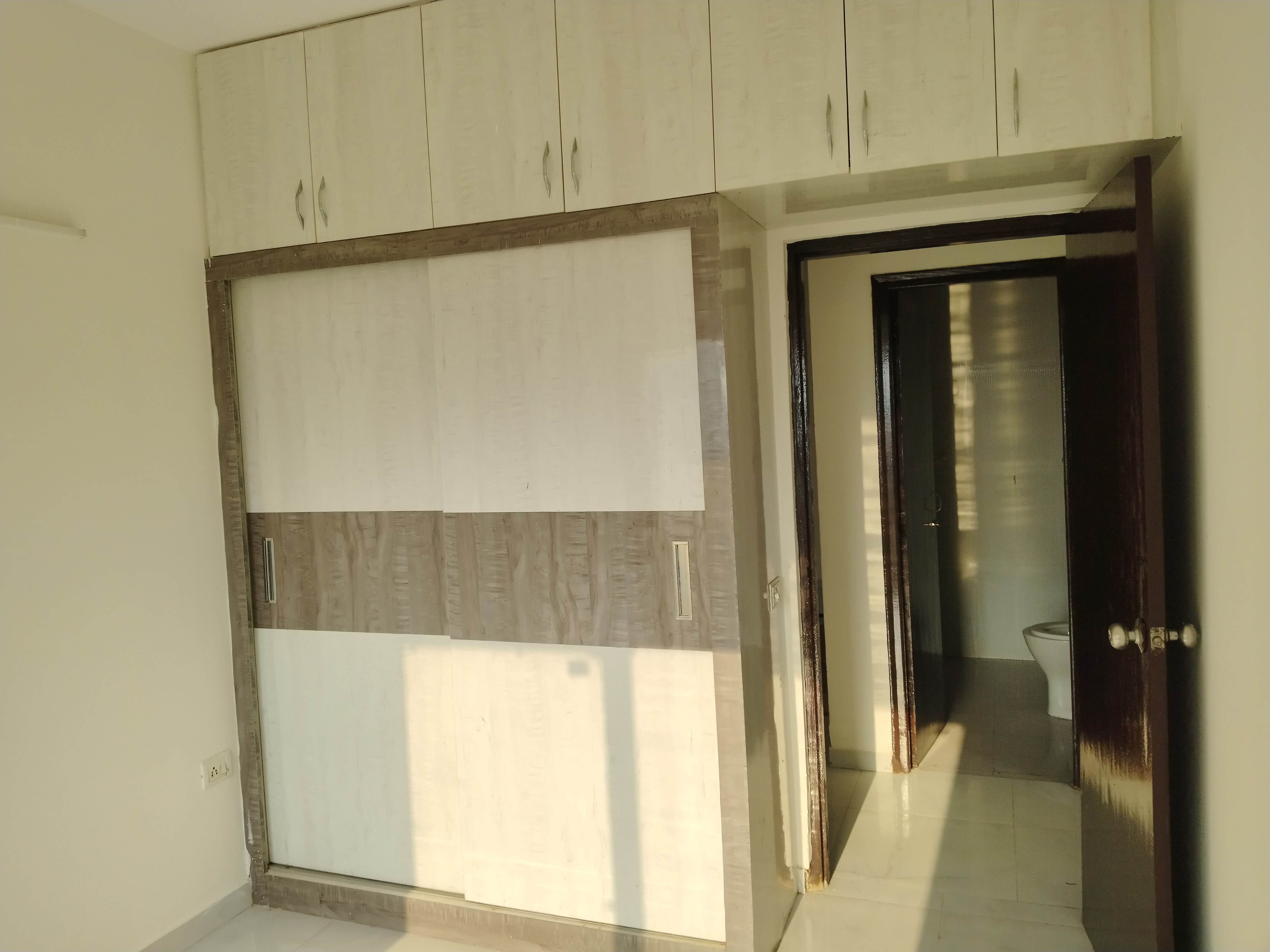 2 BHK Apartment For Rent in Pivotal Devaan