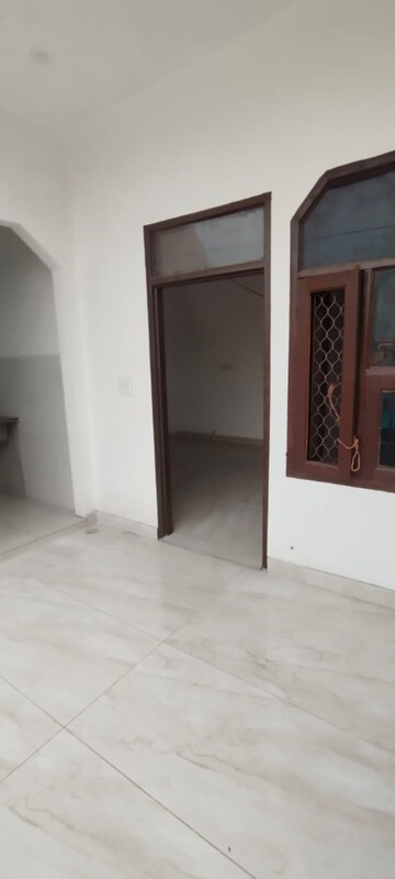 Room in 3 BHK Builder Floor at Bharat City, Duhai – for Rent