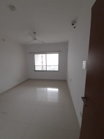 Room in 3 BHK Apartment at Godrej Elements, Hinjewadi – for Rent