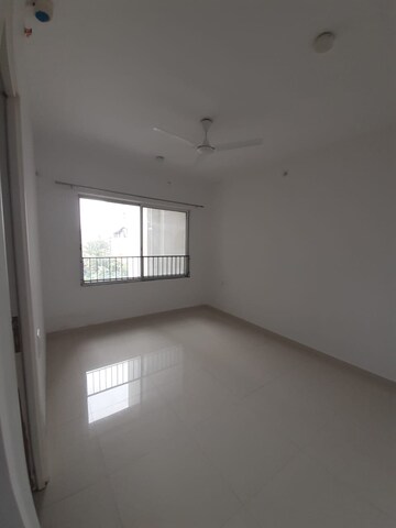 Room in 3 BHK Apartment at Godrej Elements, Hinjewadi – for Rent