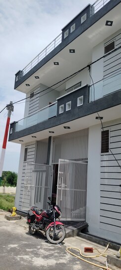 3 BHK + Servant Room Independent House For Sale in Meerut Cantt