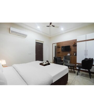 Team Area in  Pg at Sector 47 – for Rent