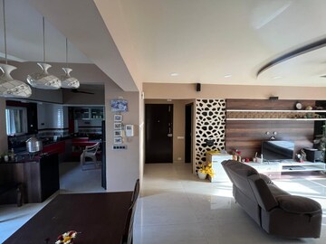 Team Area in 3.5 BHK Apartment at Sigma One Grand Stand, Kothrud – for Sale