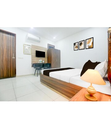Living Room in  Pg at Sector 47 – for Rent