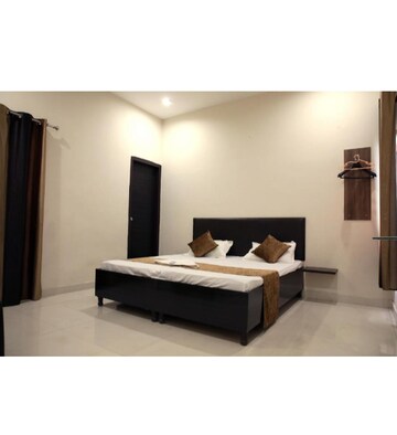 Living Room in  Pg at Sector 46 – for Rent