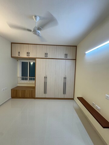 Room in 4 BHK Apartment at LnT Raintree Boulevard, Hebbal – for Rent
