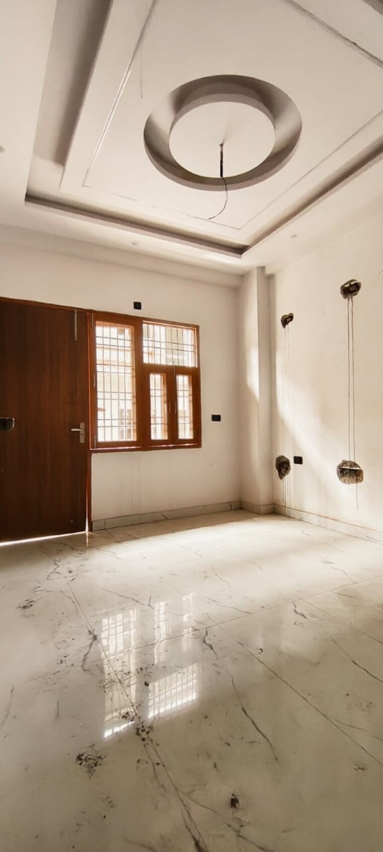Room, sector 73 3 Bedroom 1500 Sq.Ft. Apartment In Sector 73 Noida 8959318