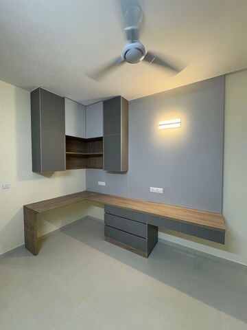 Room in 4 BHK Apartment at LnT Raintree Boulevard, Hebbal – for Rent