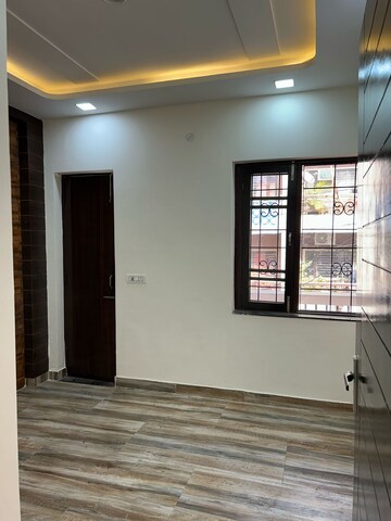 Room in 3 BHK Independent House at Sahastradhara Road – for Rent