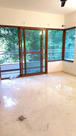 Room in 4 BHK Apartment at Mahogany Apartments, Vasanth Nagar – for Sale