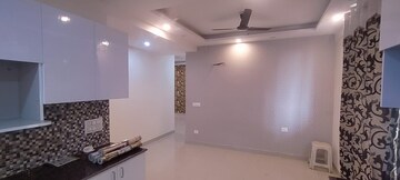 Room in 4 BHK Apartment at Pareena Coban Residences, Sector 99a – for Rent