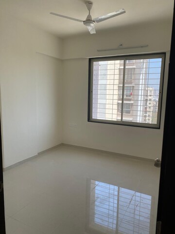Room in 2 BHK Apartment at Kumar Princetown, Undri – for Rent