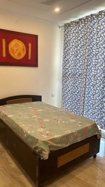 Bedroom in 4 BHK Builder Floor at Sector 57 – for Rent