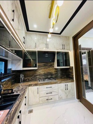 Kitchen in 3 BHK Builder Floor at Sector 33 – for Sale