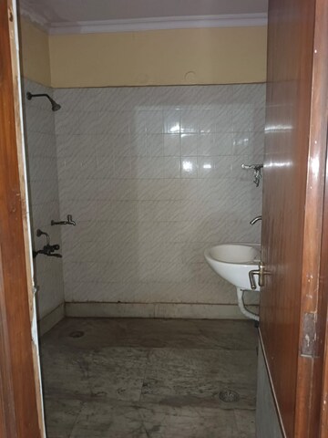Bathroom in 2 BHK Builder Floor at Lajpat Nagar 4 – for Rent