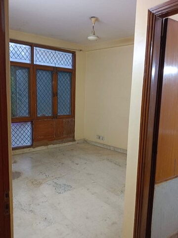 Room in 2 BHK Builder Floor at Lajpat Nagar 4 – for Rent
