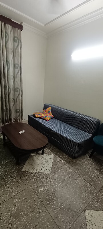 Living Room in 1.5 BHK Builder Floor at Chittaranjan Park – for Rent