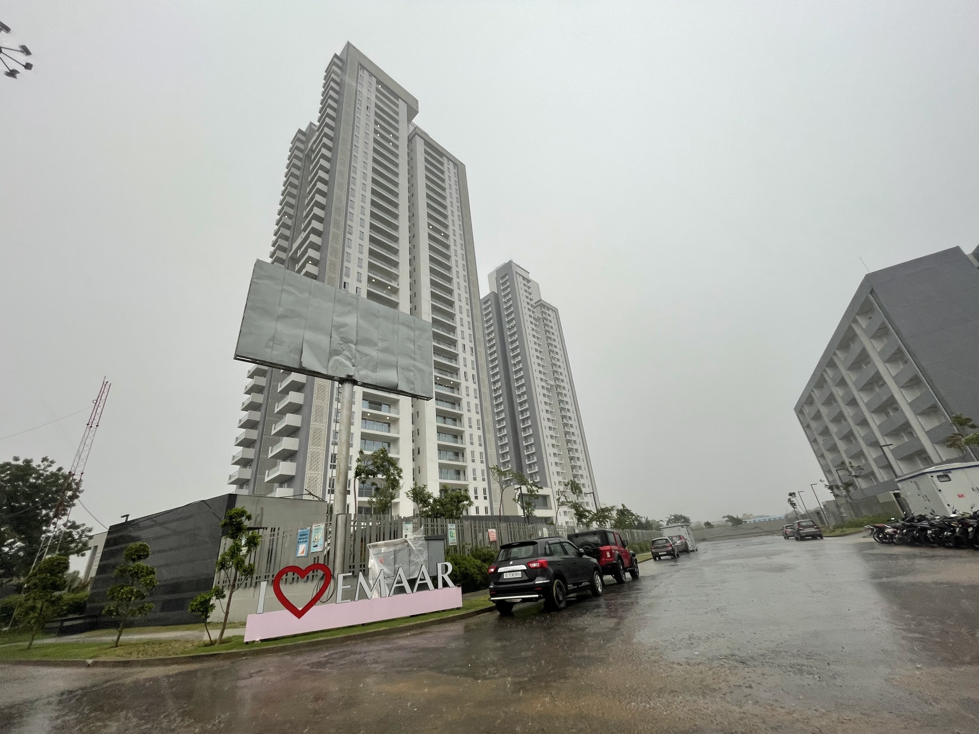 3 BHK + Servant Room Apartment For Sale in Emaar Digi Homes