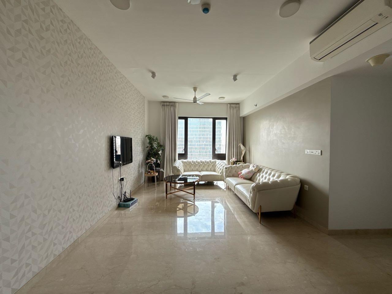 3 BHK + Servant Room Apartment For Rent in Lodha The Park