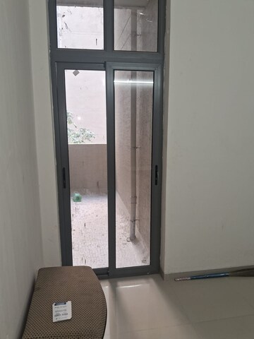 Room in 2 BHK Apartment at Shilp Ananta, Shela – for Rent