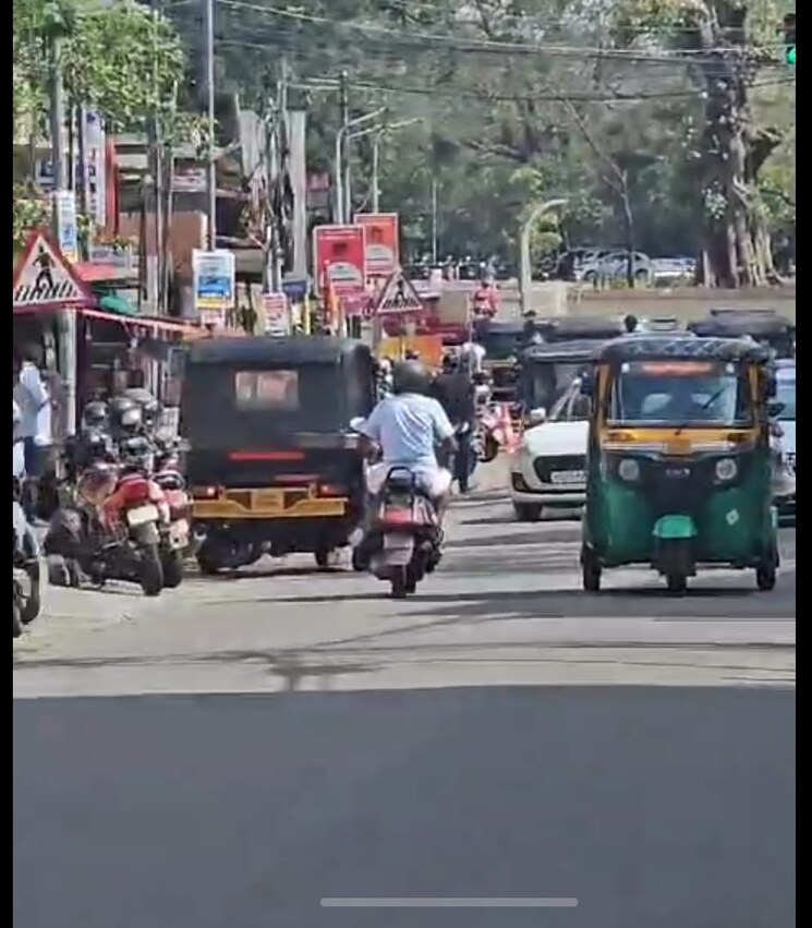  Parking, naikkanal Commercial Office Space 23895 Sq.Ft. In Naikkanal Thrissur 8959464