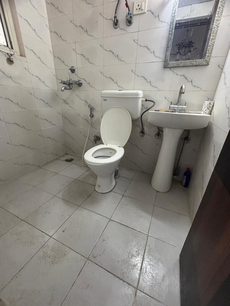 Bathroom, panchsheel-pratistha 2.5 Bedroom 1310 Sq.Ft. Apartment In Sector 75 Noida 8959485