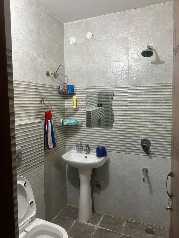 Bathroom, ambala highway 2 Bedroom 900 Sq.Ft. Builder Floor In Ambala Highway Zirakpur 8959515