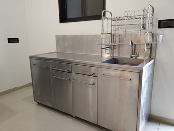 Kitchen in 1 BHK Builder Floor at Om Tower, Dlf City Phase 3 – for Rent