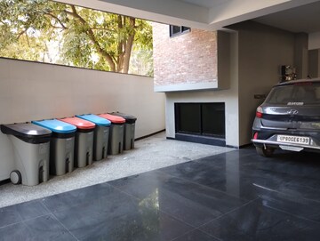 Parking in 1 BHK Builder Floor at Om Tower, Dlf City Phase 3 – for Rent
