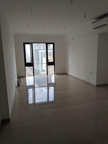 Room in 3 BHK Apartment at Lodha The Park Side, Worli – for Rent