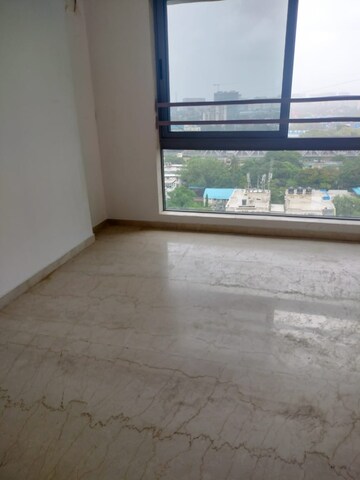 Room in 3 BHK Apartment at Khar West – for Rent