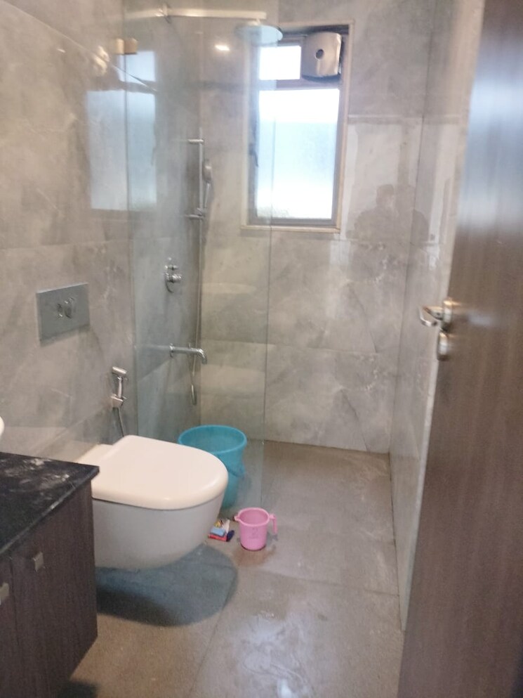 Bathroom, khar west 3 Bedroom 1150 Sq.Ft. Apartment In Khar West Mumbai 8959615