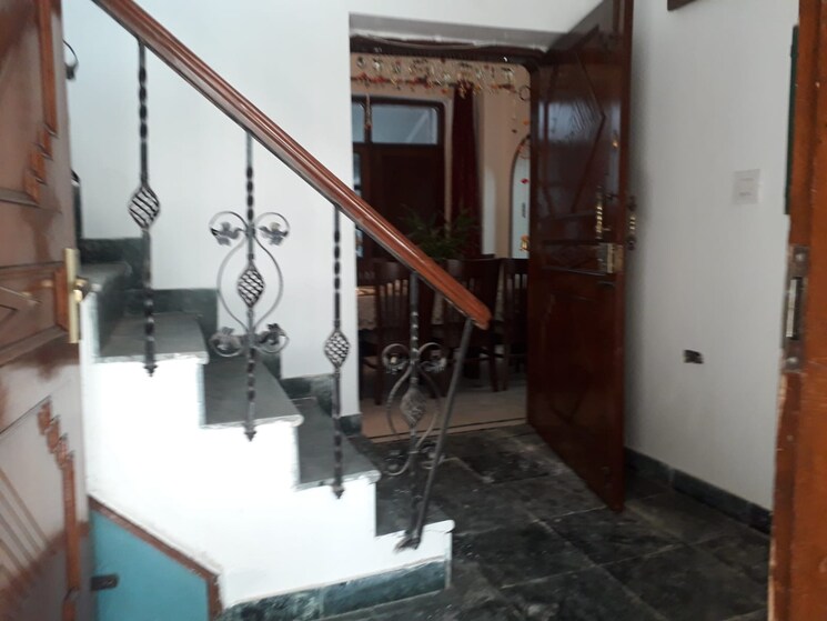 Gym, rwa-hauz-khas-block-c-5 3 Bedroom 400 Sq.Yd. Builder Floor In Hauz Khas Delhi 8959616